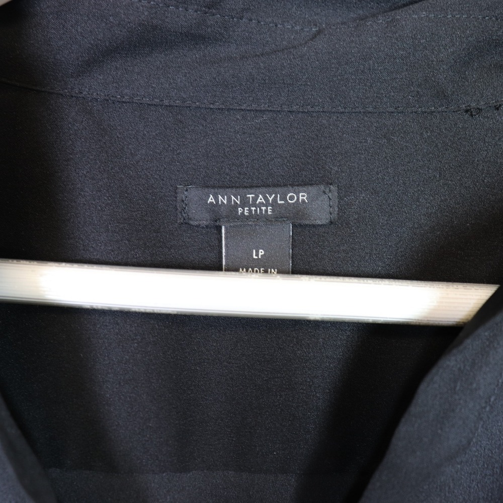 ANN TAYLOR Black Long Sleeve Button Down V-Neck Blouse LP - Picture 3 of 6